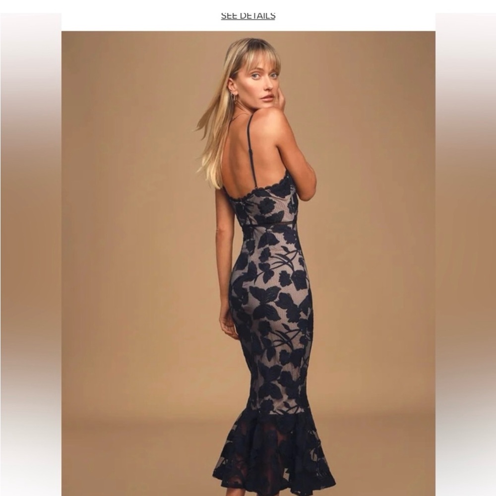 Lulus Alluring Dream Navy Floral Lace Trumpet midi dress